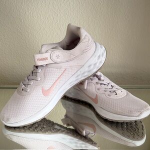 Nike Running Shoes 7.5 Nike Flyease Women's Shoes 7.5 Nike pink running shoes